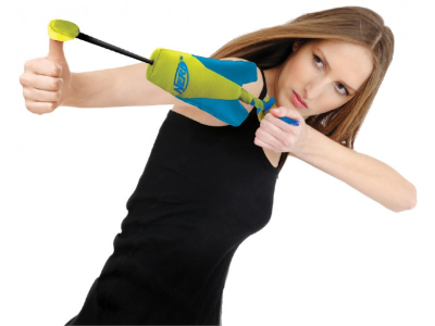 Nerf Dog Ultraplush Trackshot Launcher mit Quietschgeräusch 